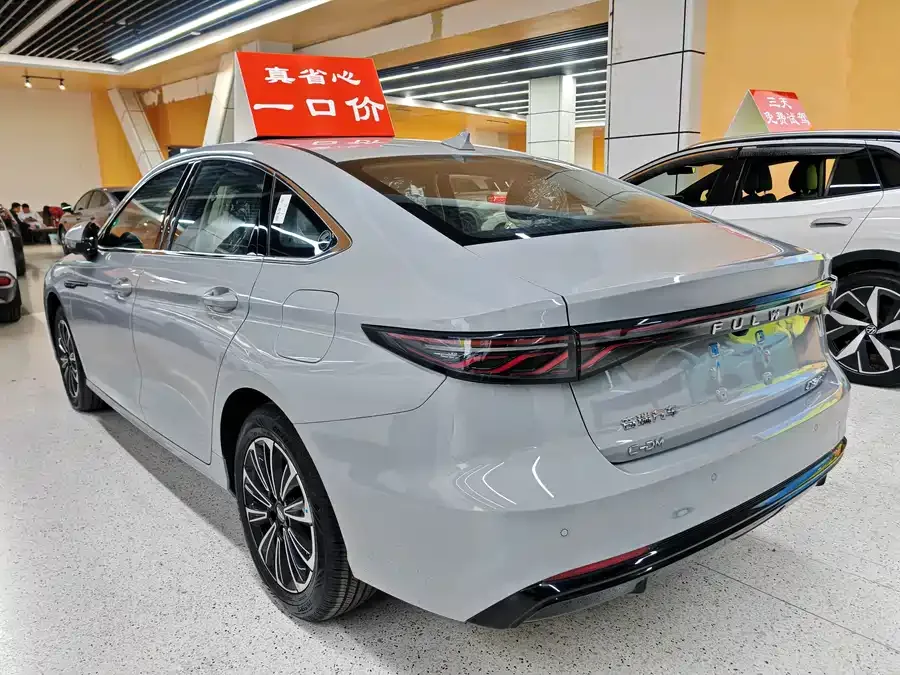 Chery Fengyun A8L Fengyun A8L 2025 1.5TGDI 145km Comfort Edition 2026 — миниатюра 4