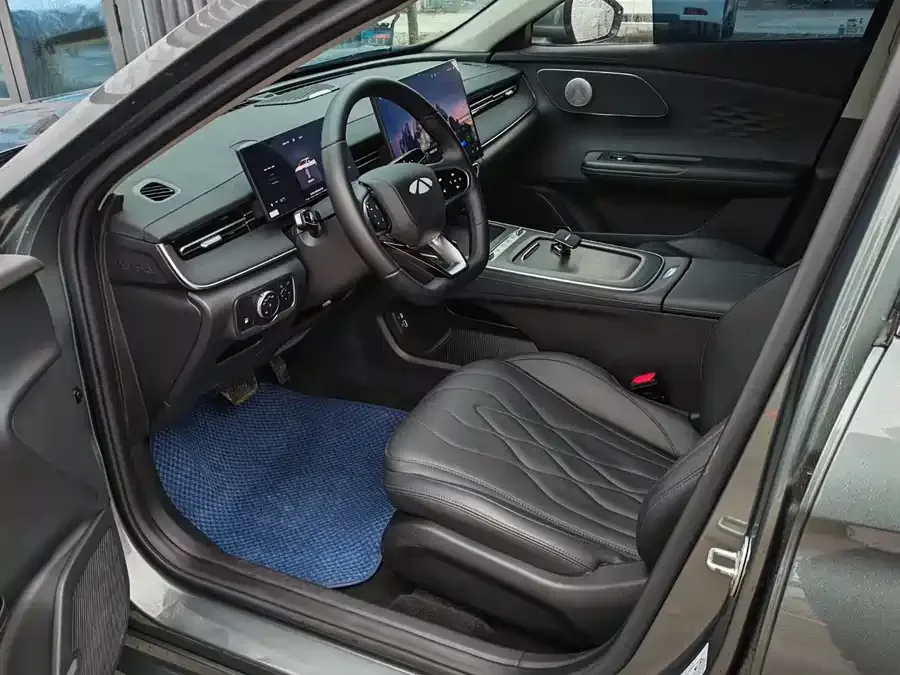 Chery Fengyun A8L Fengyun A8L 2025 1.5TGDI 145km Comfort Edition 2025 — миниатюра 4