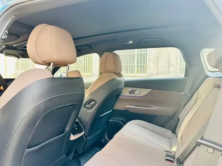 Chery Tiggo 8 PLUS C-DM Tiggo 8 PLUS C-DM 2025 1.5T 116km Premium 5-seater 2024 — миниатюра 2