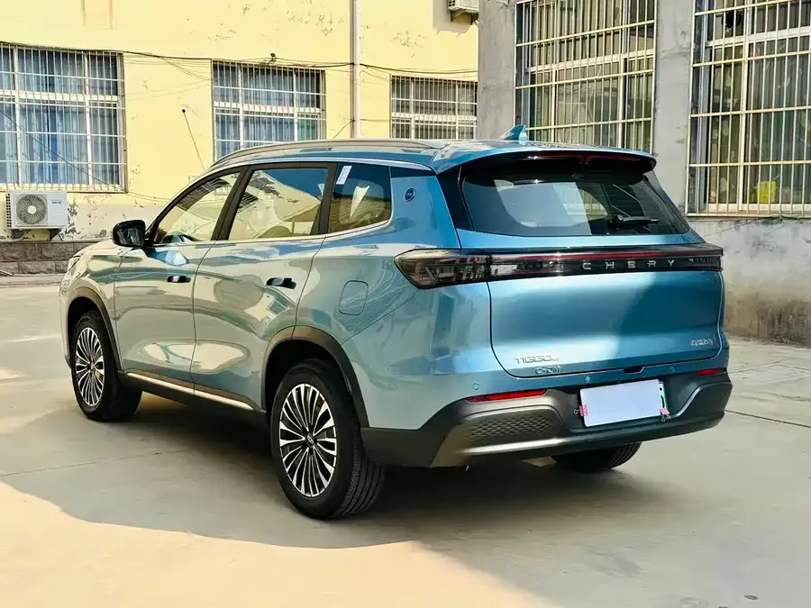 Chery Tiggo 8 PLUS C-DM Tiggo 8 PLUS C-DM 2025 1.5T 116km Premium 5-seater 2024 — миниатюра 3