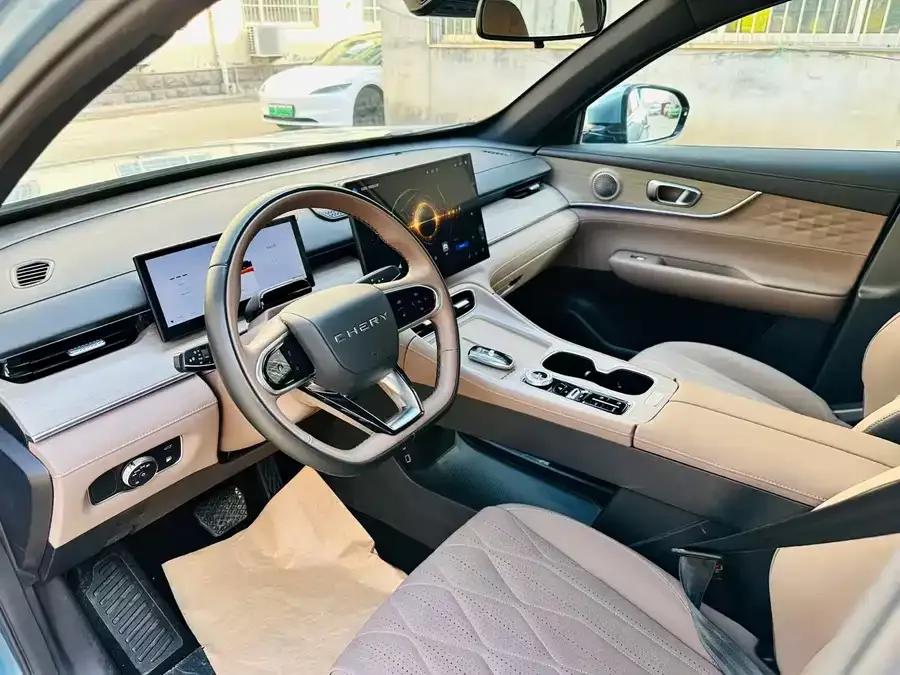 Chery Tiggo 8 PLUS C-DM Tiggo 8 PLUS C-DM 2025 1.5T 116km Premium 5-seater 2024 — миниатюра 4