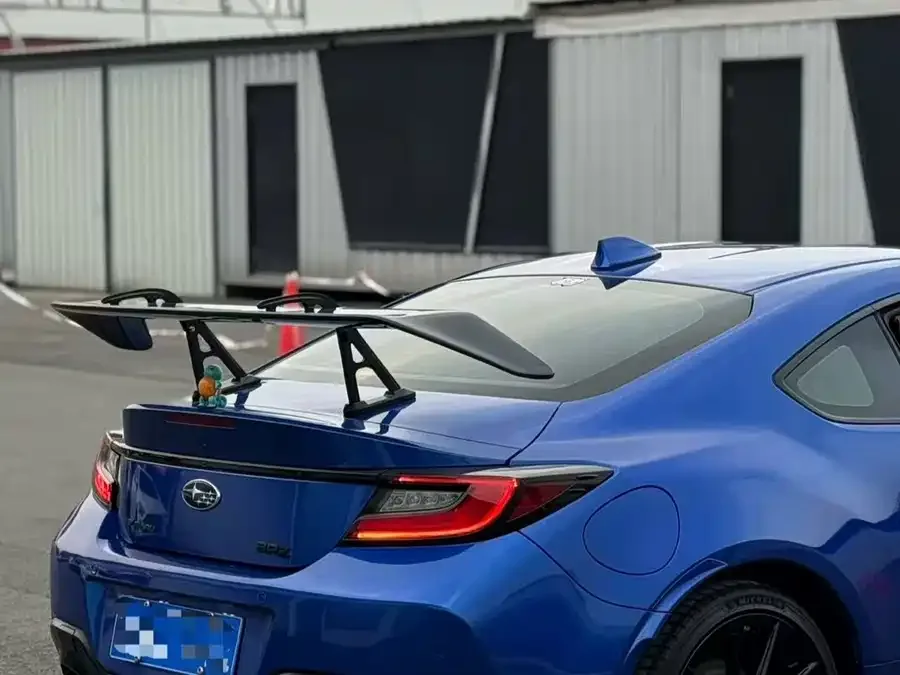 Subaru BRZ 2023 2.4L Manual 10th Anniversary Edition 2023 — миниатюра 4