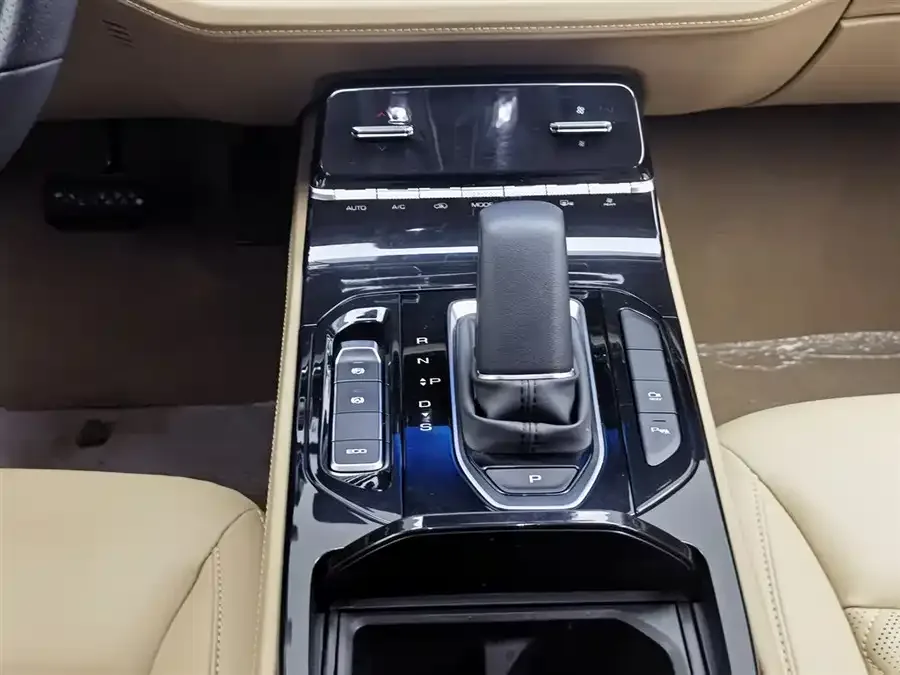 Wuling Capgemini Wuling Kaijie 2023 2.0L DHT Luxury Edition 2024 — миниатюра 4