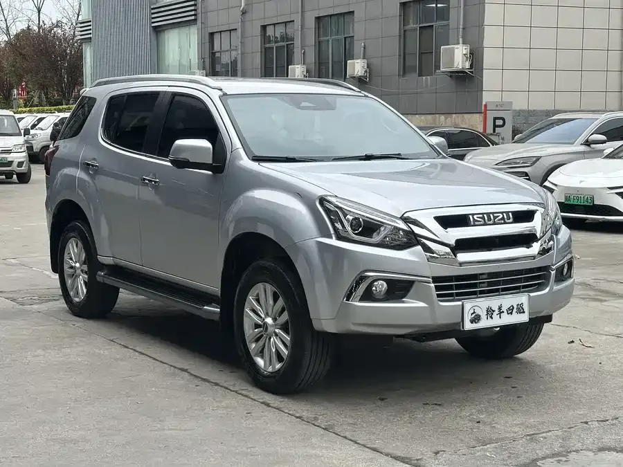 Isuzu mu-X mu-X Shepherd 2022 2.0T gasoline automatic four-wheel drive 7-seater 2022 — миниатюра 3