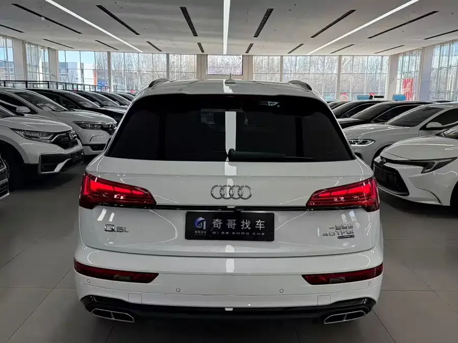 Audi Q5L 2024 40 TFSI Luxury Dynamic Edition 2024 — миниатюра 4