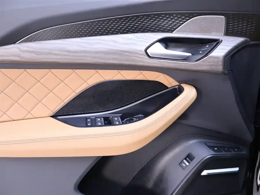 Audi Q6 2023 45 TFSI quattro Qiyun Yulin Set 2022 — миниатюра 5