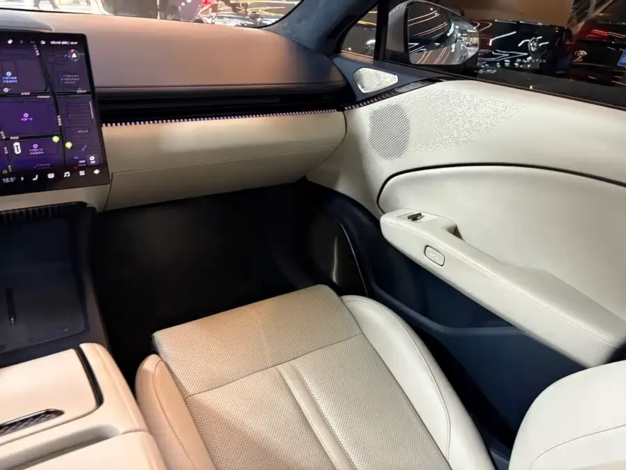 Zeekr 007 Zeekr 007 2024 4WD version 75kWh 2024 — миниатюра 3