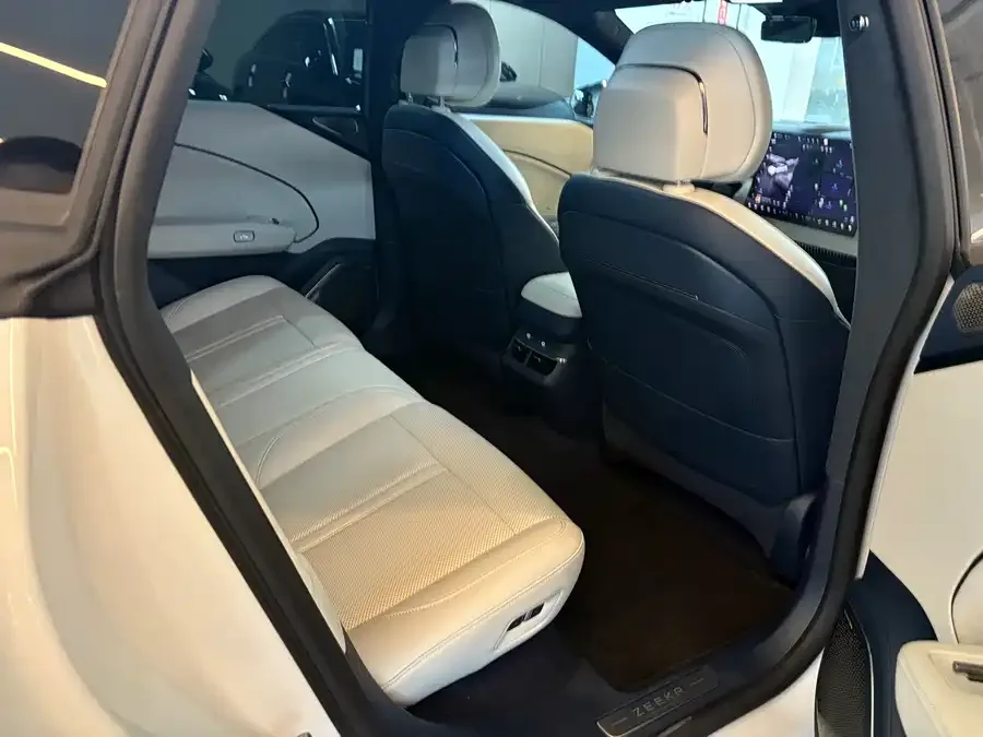 Zeekr 007 Zeekr 007 2024 4WD version 75kWh 2024 — миниатюра 4