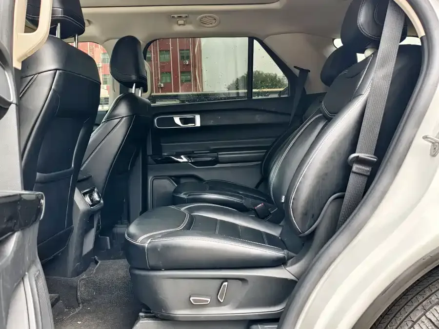 Ford Explorer Explorer 2023 EcoBoost 285 4WD Fashion Plus Edition 6 Seaters 2024 — миниатюра 3