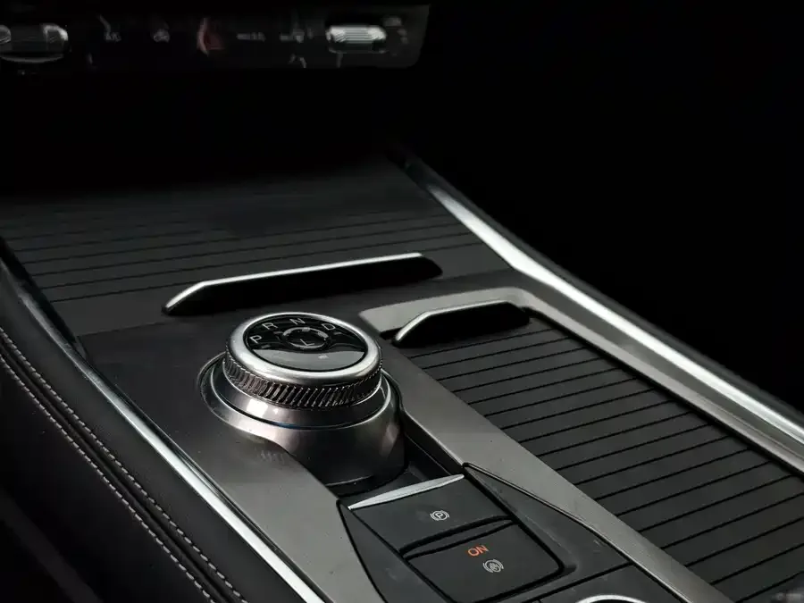 Ford Explorer Explorer 2023 EcoBoost 285 4WD Fashion Plus Edition 6 Seaters 2024 — миниатюра 4