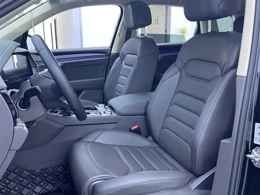 Volkswagen Touareg Touareg 2022 3.0TSI Ruixiang Edition Obsidian Sports Package 2022 — миниатюра 3