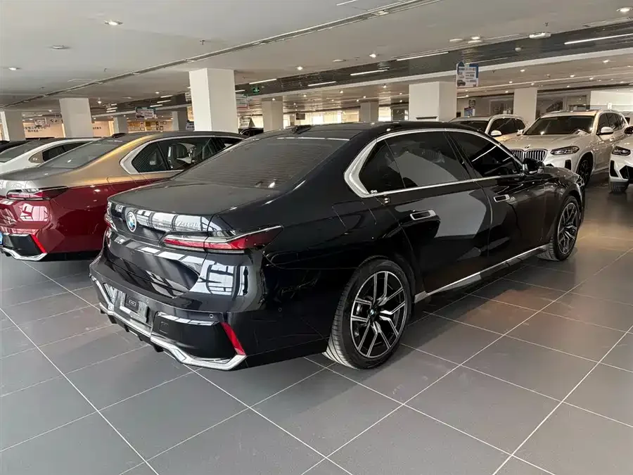BMW 7 Series BMW 7 Series 2023 735Li M Sport Package 2025 — миниатюра 2