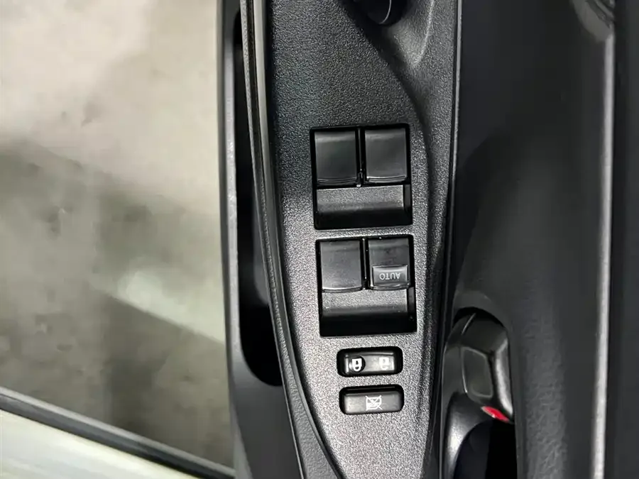 Toyota YARiS L YARiS L 2022 YARiS X 1.5L CVT Leading PLUS Edition 2022 — миниатюра 3