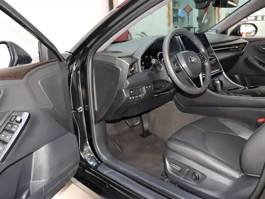 Toyota Avalon Asia Dragon 2022 2.5L Deluxe Edition 2022 — миниатюра 3