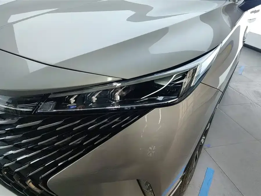 Roewe RX5 New Energy Roewe RX5 New Energy 2023 eRX5 Super Hybrid Superior Edition 2026 — миниатюра 5