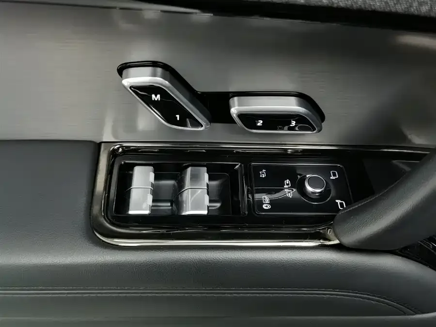 Land Rover Range Rover Sport Range Rover Sport 2023 360PS S 2023 — миниатюра 3