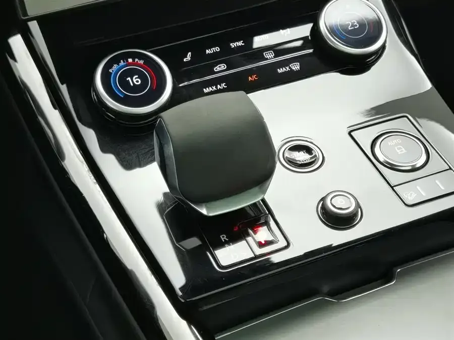 Land Rover Range Rover Sport Range Rover Sport 2023 360PS S 2023 — миниатюра 4