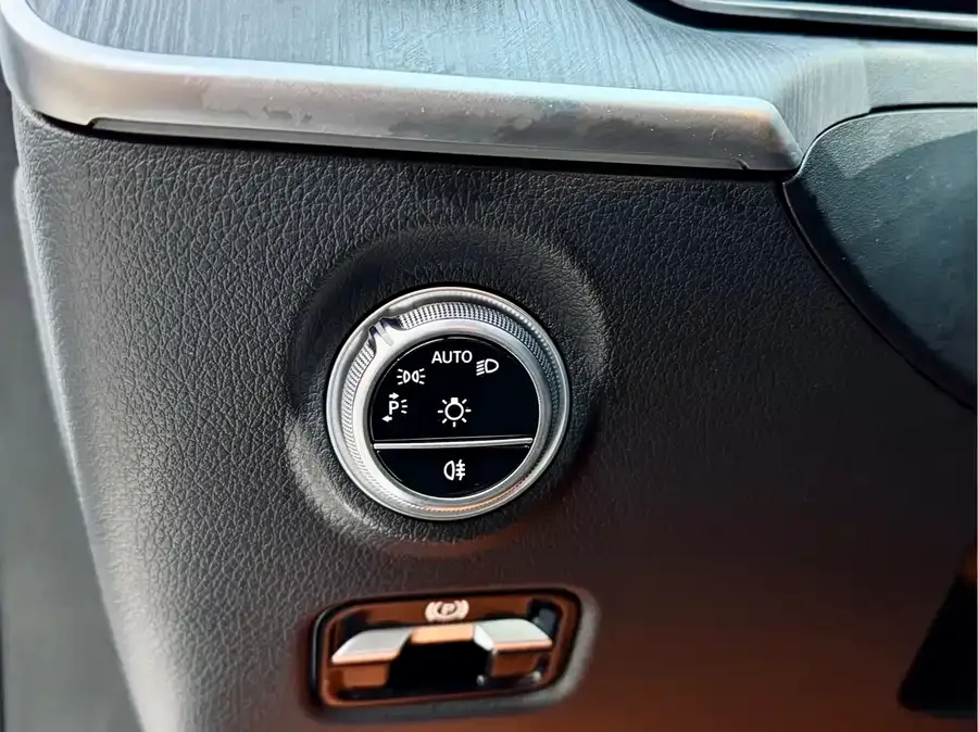Mercedes-Benz Class C Mercedes-Benz C-Class 2023 C 260 L Sports Edition 2022 — миниатюра 4