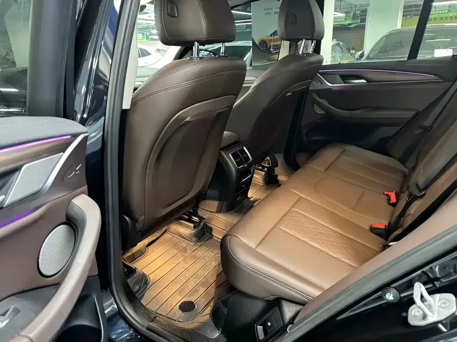 BMW X3 2022 Model 2 xDrive30i Leading M Night Edition 2023 — миниатюра 3