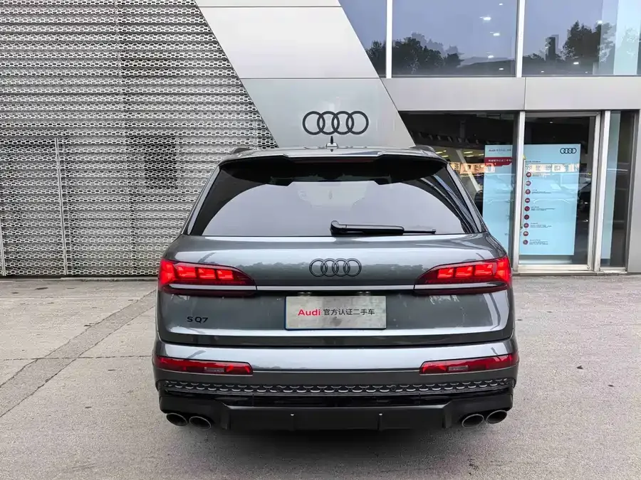 Audi SQ7 2024 4.0 TFSI 2024 — миниатюра 4
