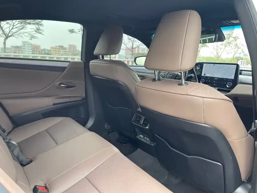 Lexus ES 2025 200 Premium Edition 2024 — миниатюра 4