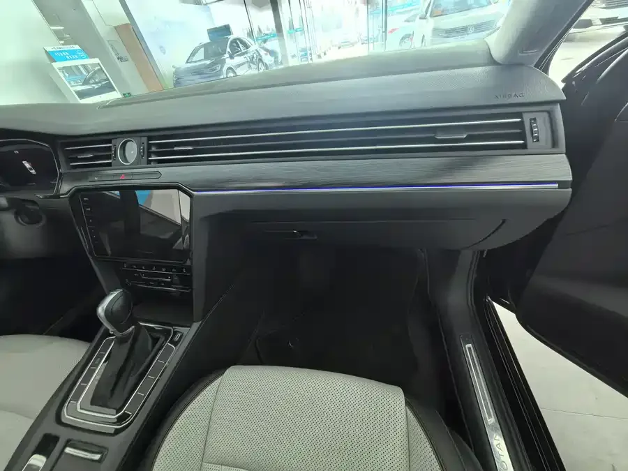 Volkswagen Magotan Magotan 2026 30 million selected model 380TSI DSG luxury model 2025 — миниатюра 5