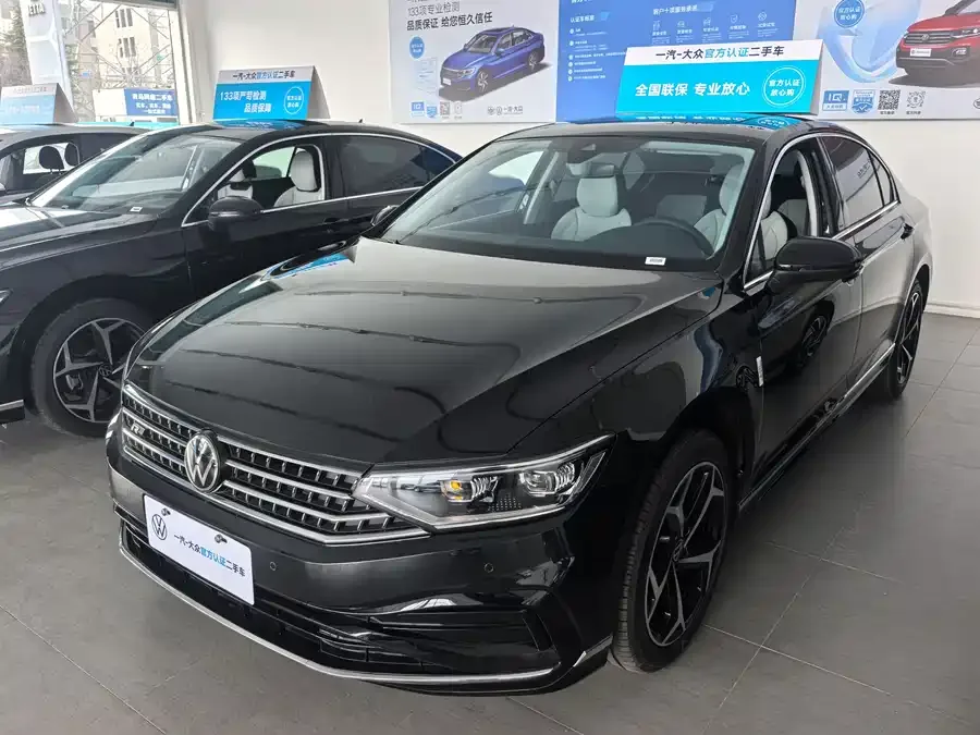 Volkswagen Magotan 2025