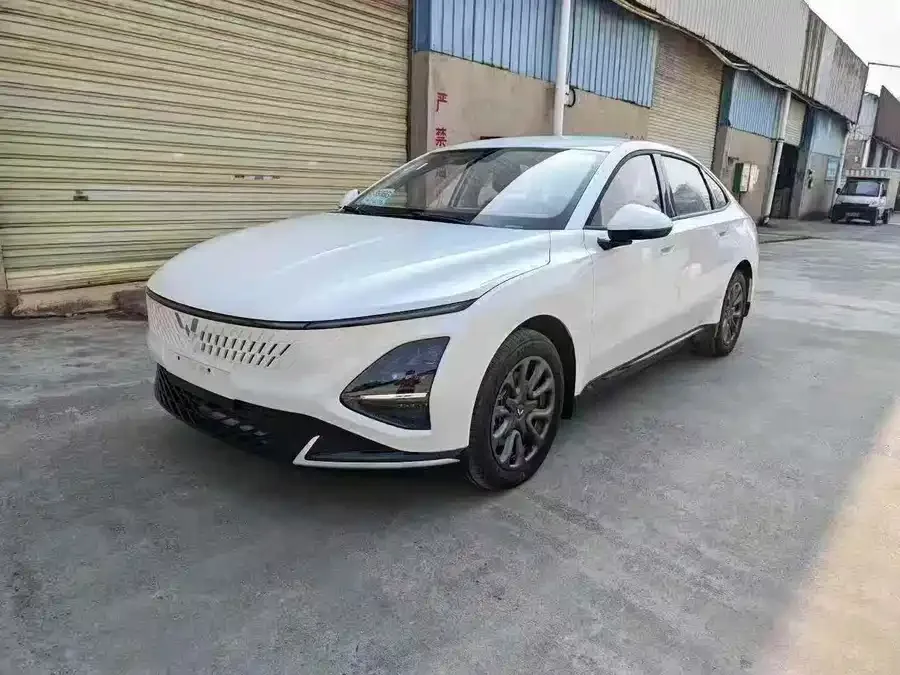 Wuling Starlight Wuling Starlight 2025 70km Smart Standard 2026 — фото 1, купить с доставкой в Москву