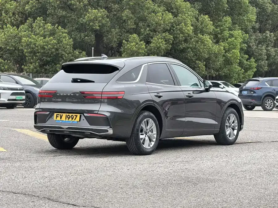 Genesis GV70 Genesis GV70 2025 2.5T 2WD Luxury Edition 2024 — миниатюра 2