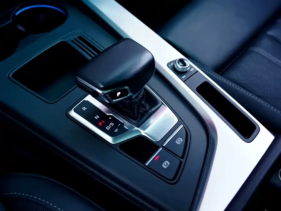 Audi a4 l 2022 40 TFSI luxury and dynamic model 2022 — миниатюра 4