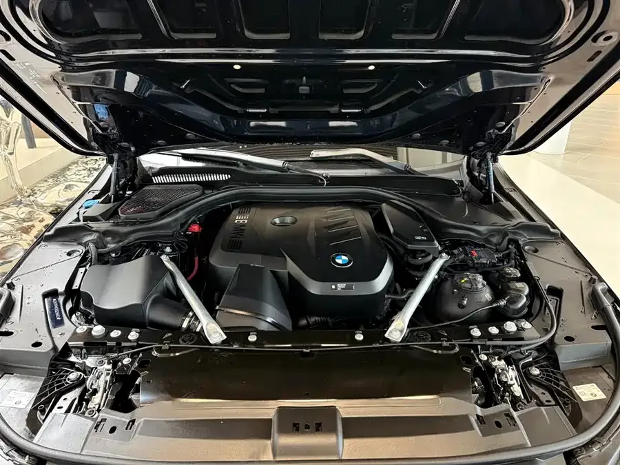 BMW 5 Series BMW 5 Series 2024 525Li Luxury Package 2024 — миниатюра 3