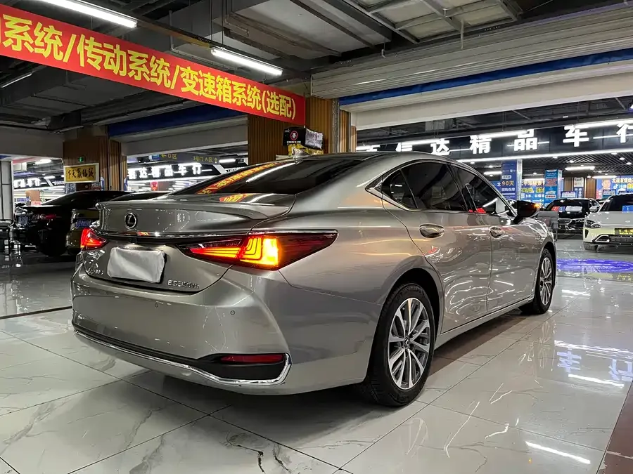 Lexus ES 2022 300h Excellence Edition 2023 — миниатюра 2