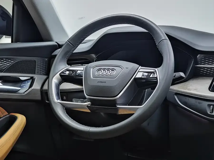Audi Q6 2024 45 TFSI quattro Qiyun Yulin Package 6 Seaters 2024 — миниатюра 5