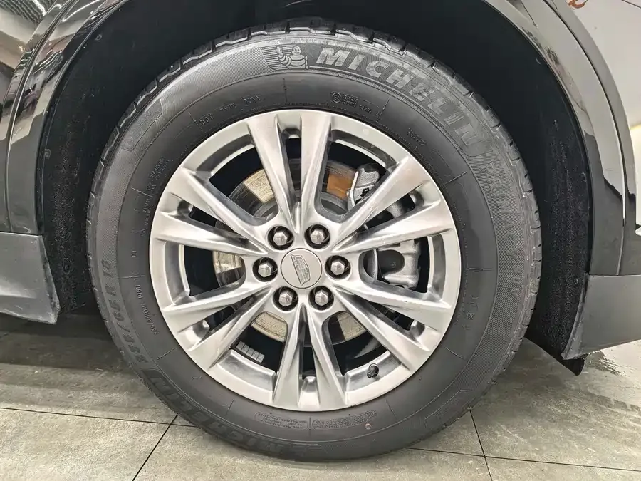 Cadillac XT5 2023 2.0T 2WD Fashion Edition 2023 — миниатюра 2