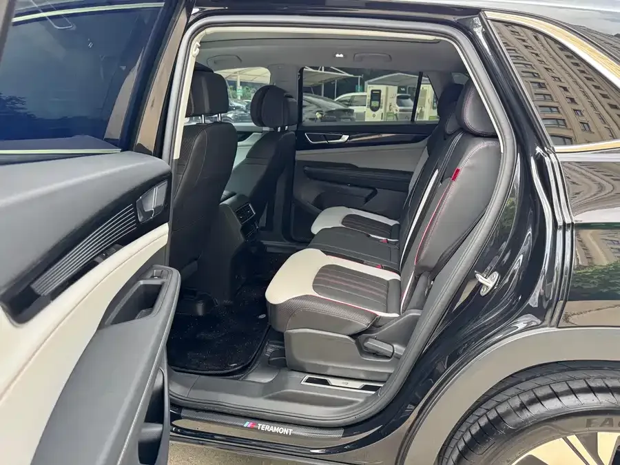 Volkswagen Teramont 2023 Touron Touron X 380TSI 4WD Luxury Edition 2023 — миниатюра 2