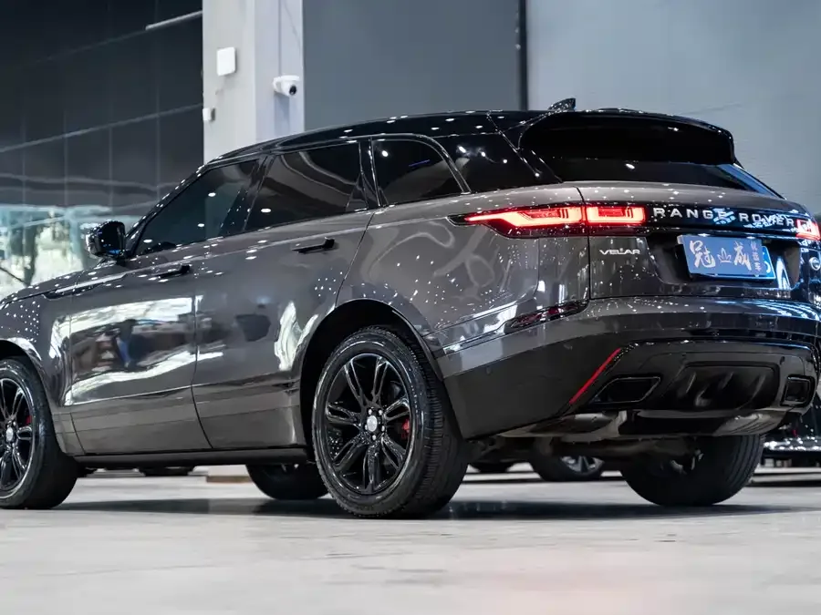 Land Rover Range Rover Velar Range Rover Velar 2022 250PS Glitter Gold Collectors Edition 2023 — миниатюра 2