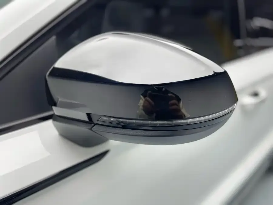 Volkswagen Tiguan (Tharu) Tuyue 2023 300TSI 2WD Moon Edition 2023 — миниатюра 5