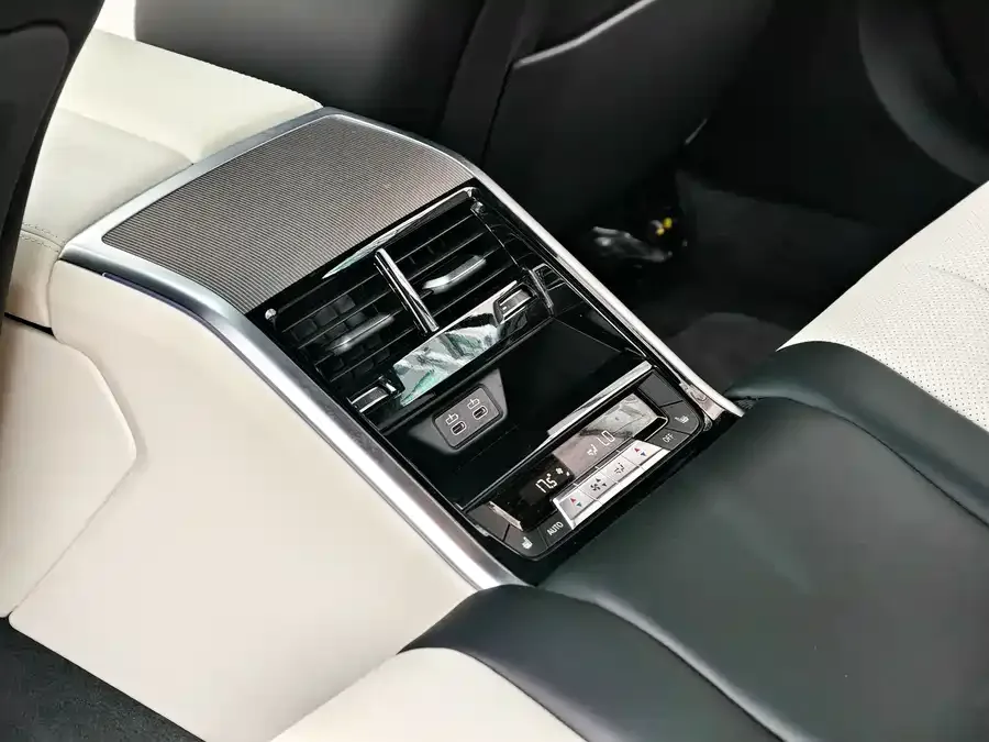 BMW 8 Series BMW 8 Series 2022 840i xDrive Four-Door Coupe M Sport Package 2023 — миниатюра 3