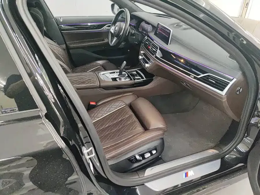 BMW 7 Series BMW 7 Series 2022 740Li xDrive Executive M Sport Package 2023 — миниатюра 2