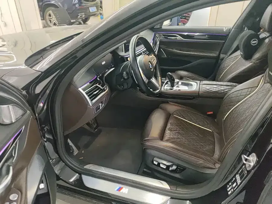 BMW 7 Series BMW 7 Series 2022 740Li xDrive Executive M Sport Package 2023 — миниатюра 3