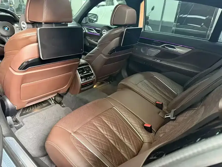 BMW 7 Series BMW 7 Series 2022 740Li xDrive Executive M Sport Package 2023 — миниатюра 4