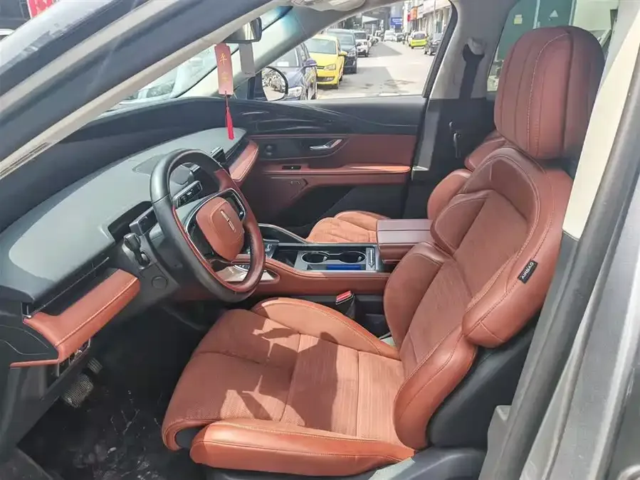 Lincoln Navigator Navigator 2023 2.0T 4WD Hybrid Edition 2024 — миниатюра 3