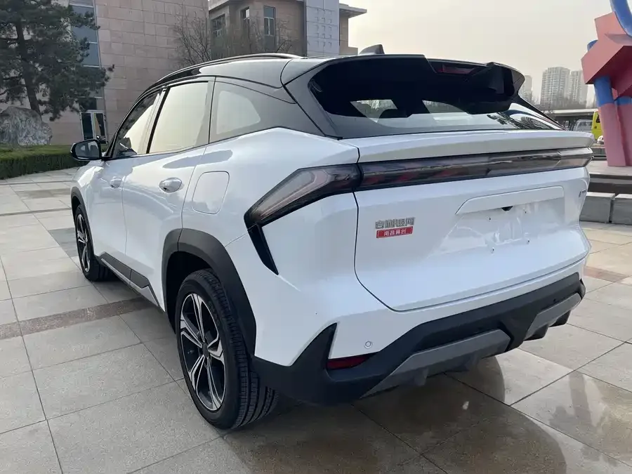 Geely Galaxy L7 Galaxy L7 2025 EM-i 115km Exploration+ Edition 2025 — миниатюра 5