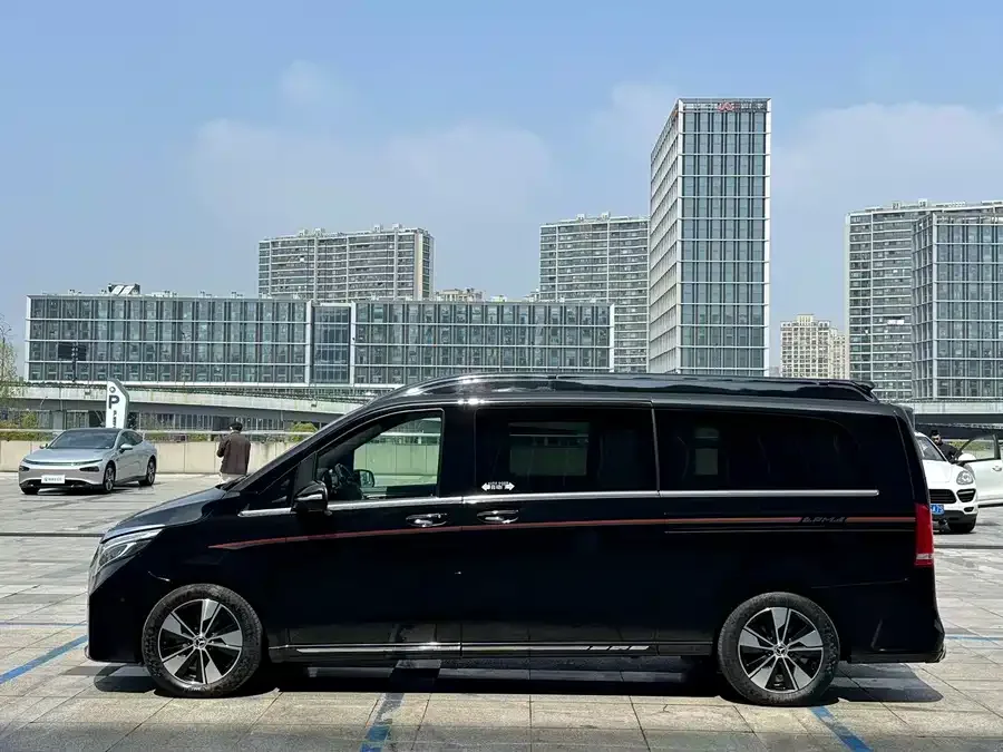 Mercedes-Benz Class V Mercedes-Benz V-Class 2021 V 260 L Long Wheelbase Premium Edition 2022 — миниатюра 2