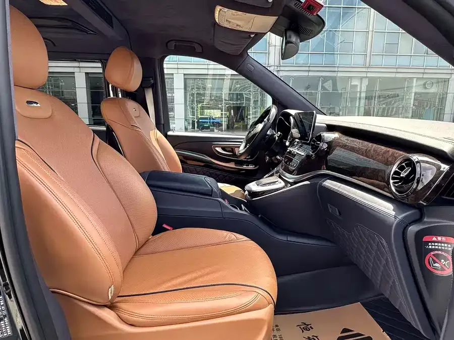 Mercedes-Benz Class V Mercedes-Benz V-Class 2021 V 260 L Long Wheelbase Premium Edition 2022 — миниатюра 3