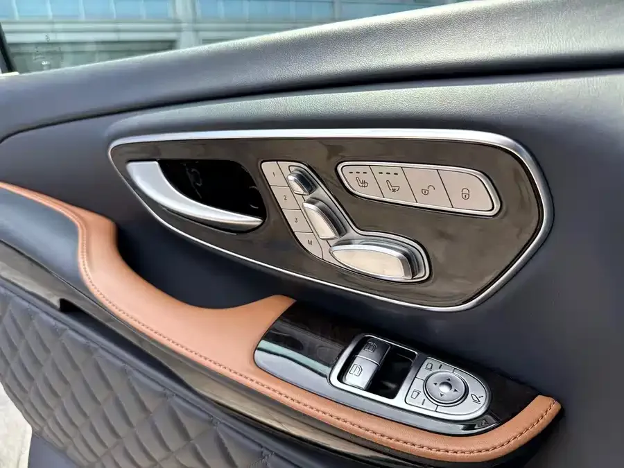 Mercedes-Benz Class V Mercedes-Benz V-Class 2021 V 260 L Long Wheelbase Premium Edition 2022 — миниатюра 5