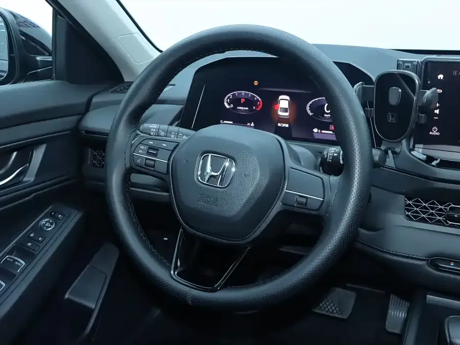 Honda Accord Accord 2025 Sport Series 260TURBO Comfort Edition 2026 — миниатюра 5