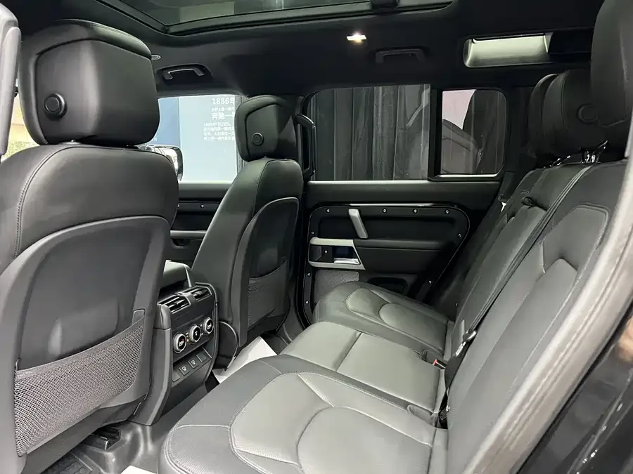 Land Rover guard Land Rover Defender 2023 110 3.0T P400 X-DYNAMIC HSE 2024 — миниатюра 3