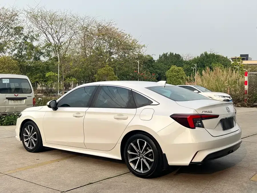 Honda Integra Stylish 2022 240TURBO CVT Deluxe Edition 2022 — миниатюра 3