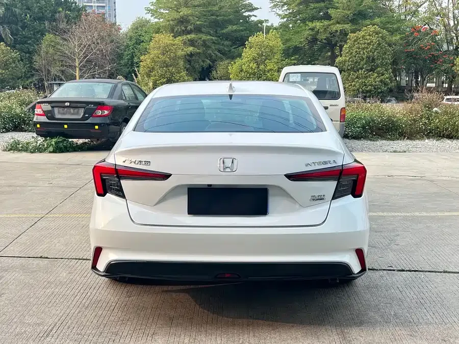 Honda Integra Stylish 2022 240TURBO CVT Deluxe Edition 2022 — миниатюра 5